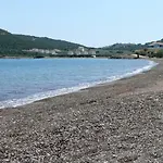 別荘 Aeolos Beachfront Family *