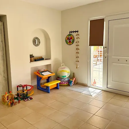 Aeolos Beachfront Family بيت للعطل Kouverta