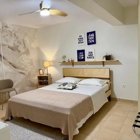 Aeolos Beachfront Family بيت للعطل