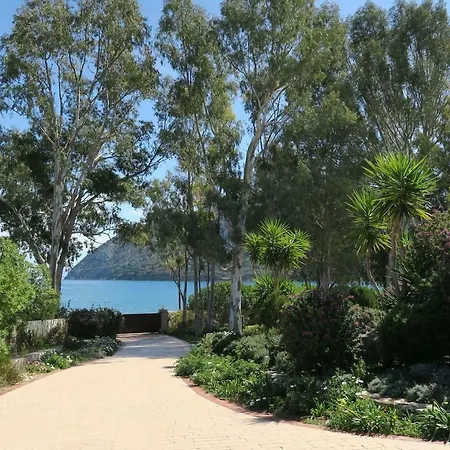 Aeolos Beachfront Family Vakantiehuis *