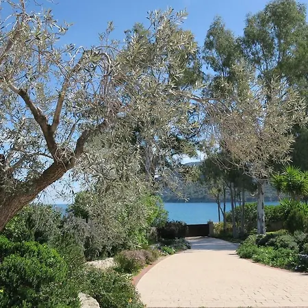 Aeolos Beachfront Family * Kouverta
