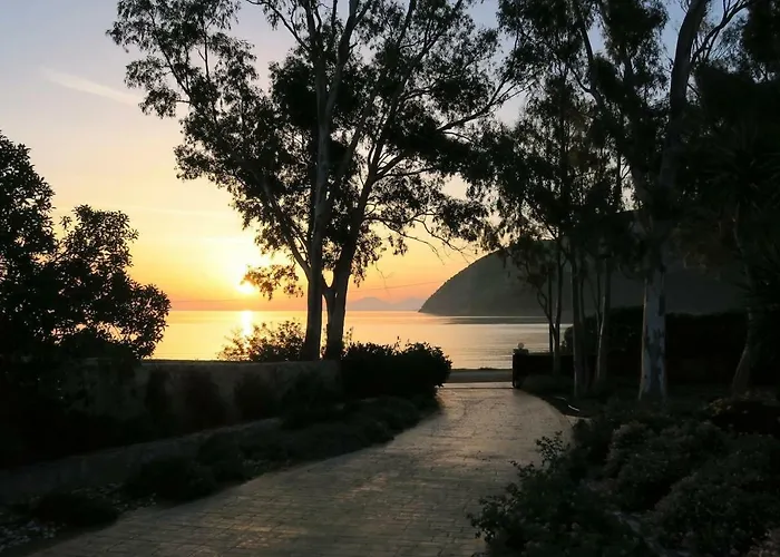 Aeolos Beachfront Family Tatil Evi