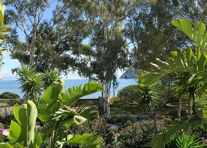 Aeolos Beachfront Family Feriehus