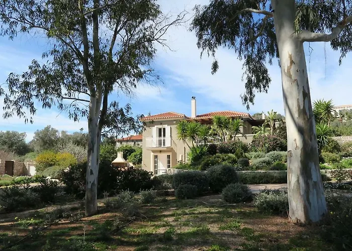 Aeolos Beachfront Family Kouverta